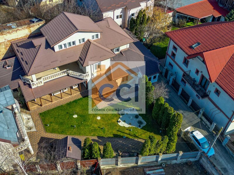 Bacau, proprietate exclusivista ultracentrala, eleganta, spatiu si rafinament