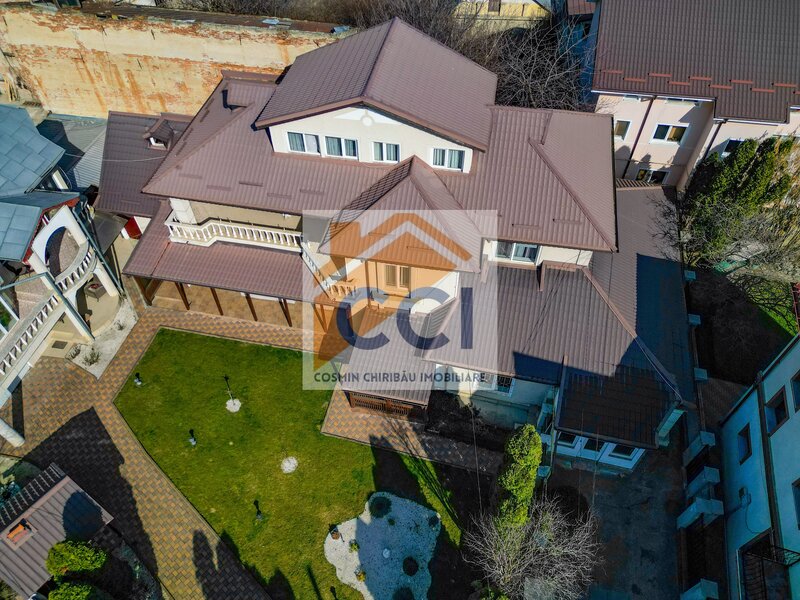 Bacau, proprietate exclusivista ultracentrala, eleganta, spatiu si rafinament