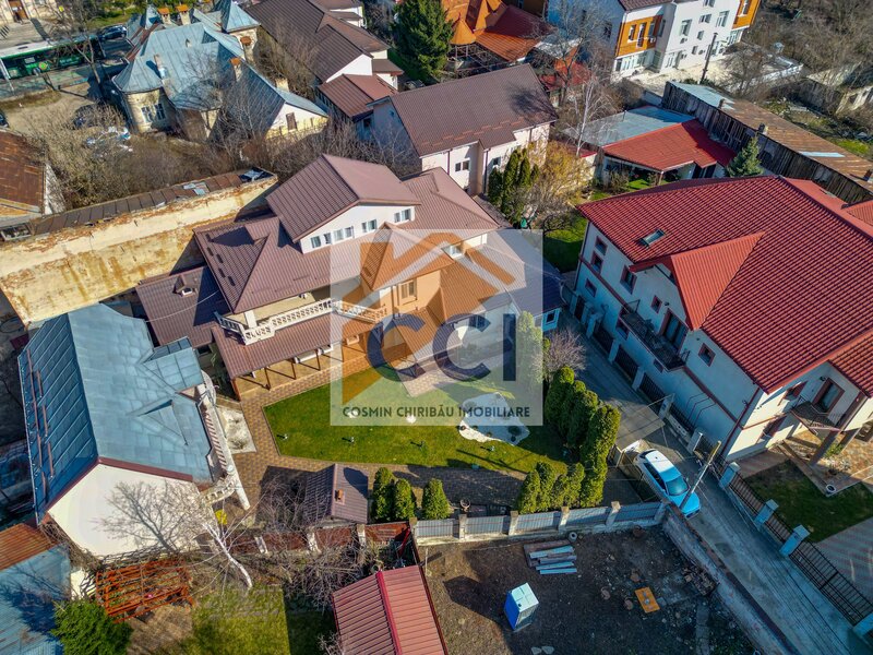 Bacau, proprietate exclusivista ultracentrala, eleganta, spatiu si rafinament