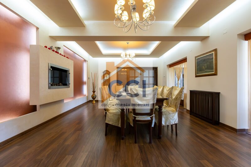 Bacau, proprietate exclusivista ultracentrala, eleganta, spatiu si rafinament